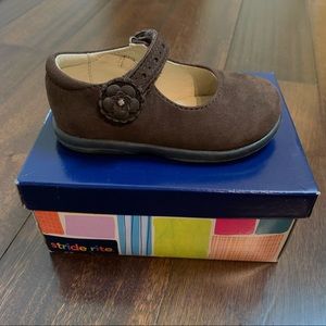 New Stride Rite leather Brown Size 6W Baby Mary Jane